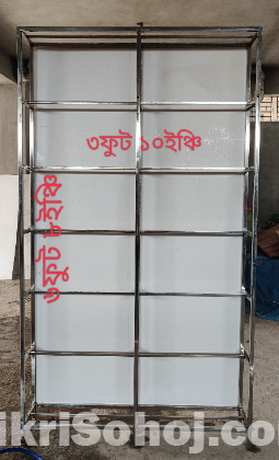 ঔষধের দোকানের রেক এবং কাউন্টার